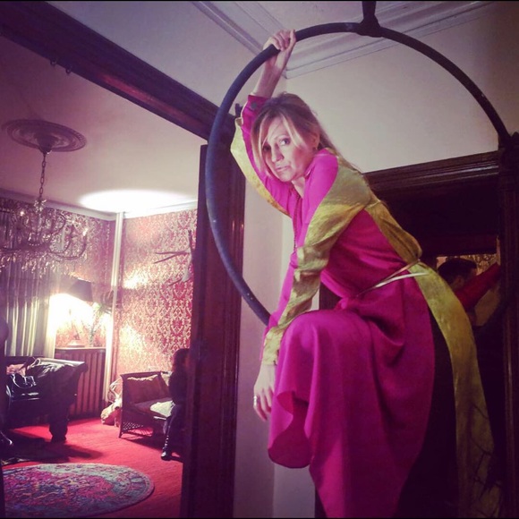 Meet your Posher, Elena - Picture 1 of 1